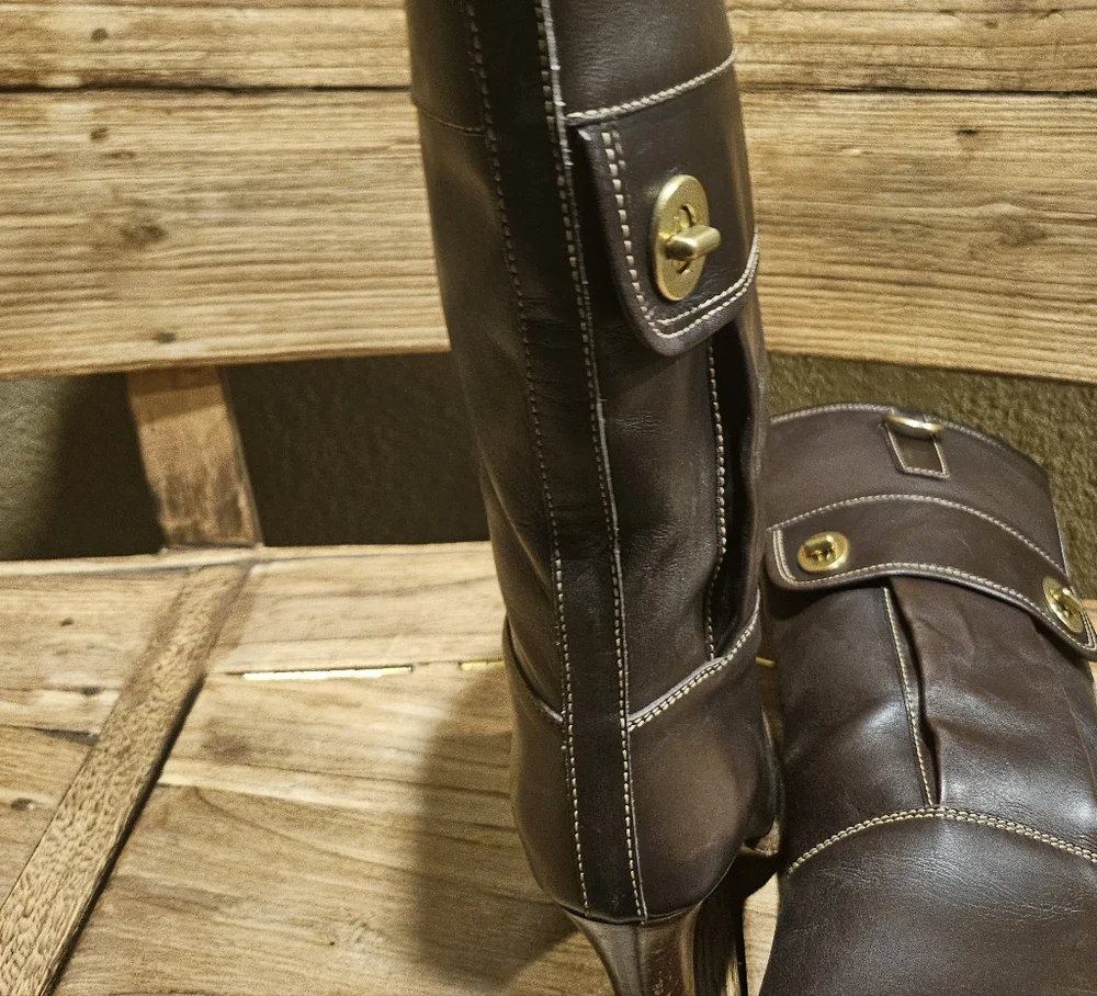 Authenic Coach  Boots, Size 7, Made in Italy Pull Up Boots - Picture 2 of 7